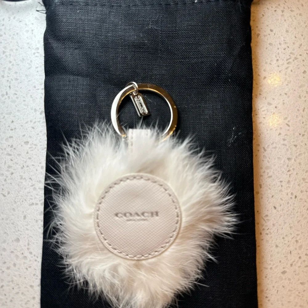Coach Furry White Cat Keychain/ Bag Charm- new without tag - Picture 3 of 3